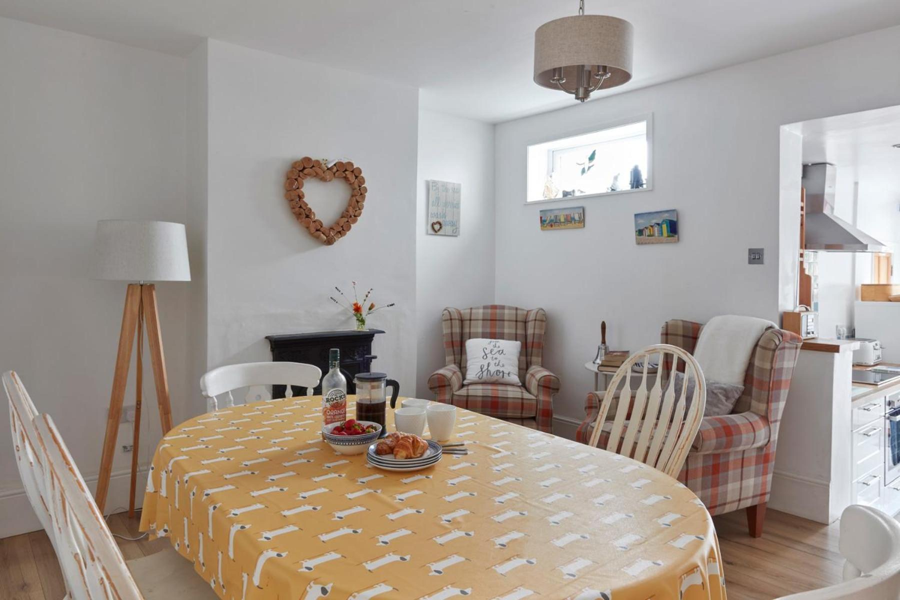 Spacious Coastal Cottage Close To Beach - Bailey Cottage Deal Kültér fotó